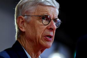 卡拉格：温格曾拉我们一群前球员开会 让我们支持两年一届世界杯
