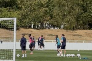 叕伤了！博格巴训练中惨叫倒地&被搀扶离场，上赛季仅出场115分钟